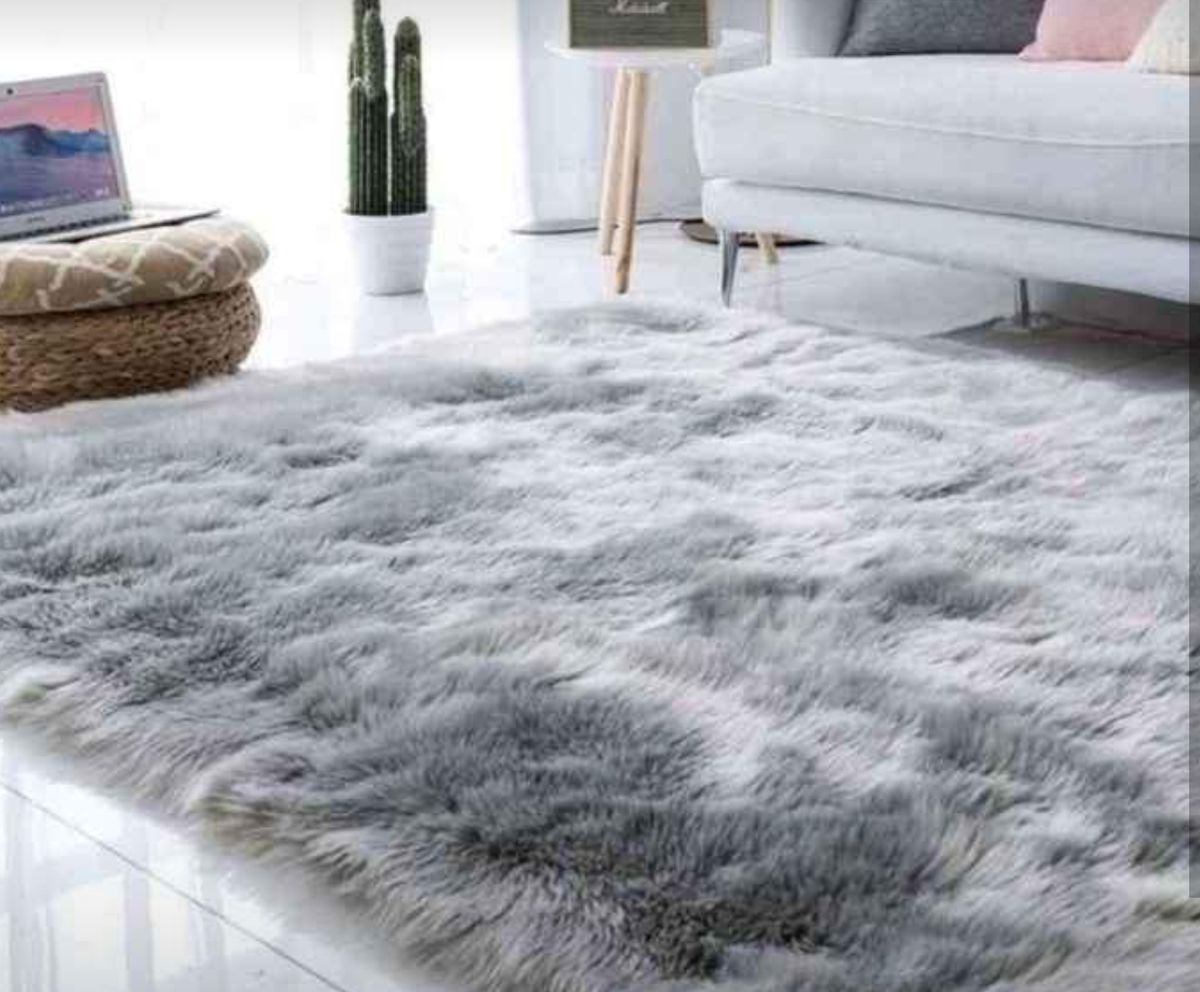 Large Premium Fluffy Carpet/Rug - Grey