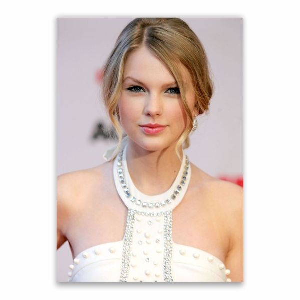 Taylor Swift Close-Up Poster - A1