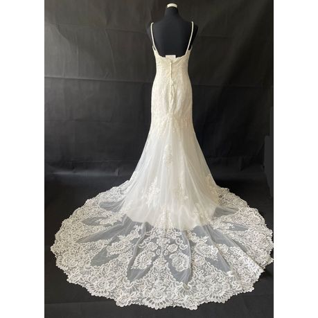 Take a 2025 lot wedding dresses