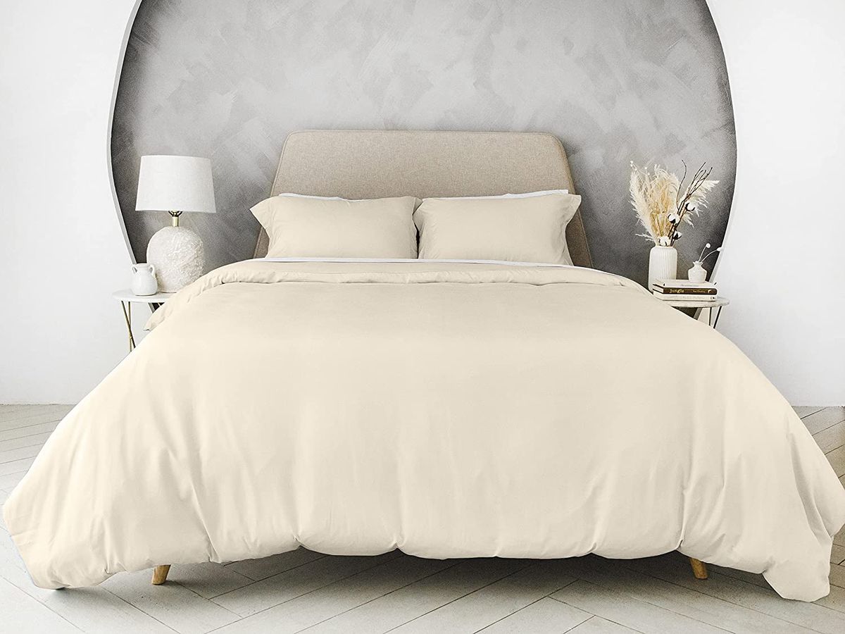 Duvet Cover Set Luxury Wrinkle Resistant Egyptian Comfort Cream