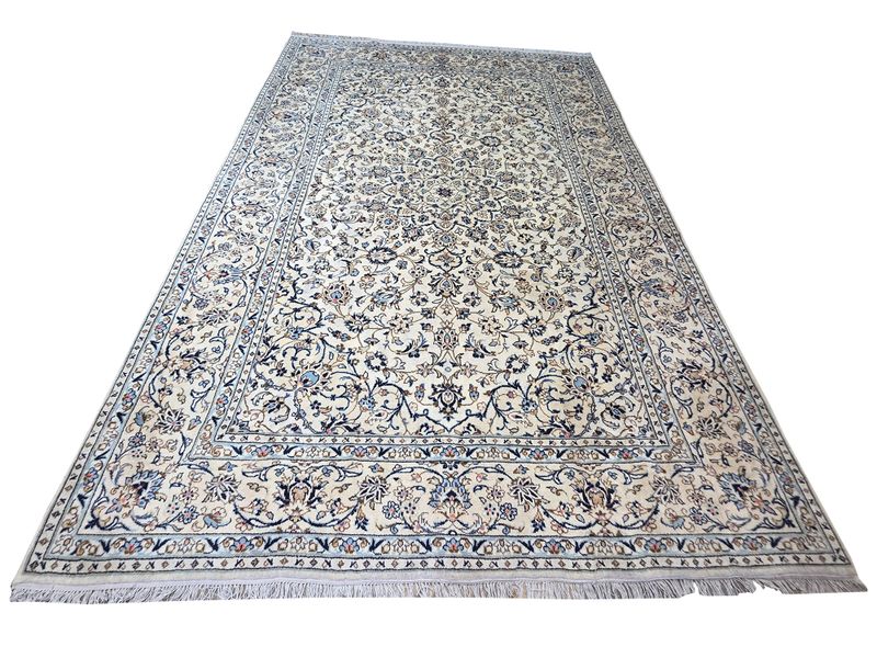 Carpetly -High Quality Persian Hand-knotted Kashan Carpet 341 x 237 CM