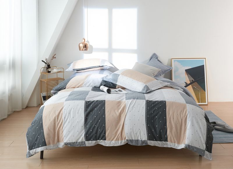 Linen Boutique - Duvet Cover 4pcs Set - LightgrayAntiqueWhite Dots