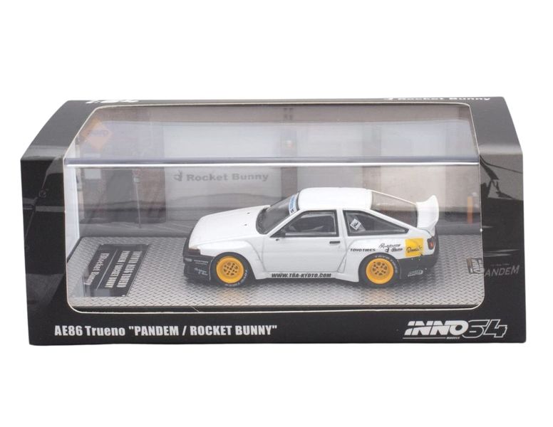 Inno 64 - Toyota AE86 Trueno Pandem Rocket - Bunny White