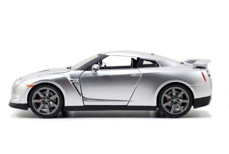 Jada-Brian's Nissan Skyline GT-R (R35)-Silver