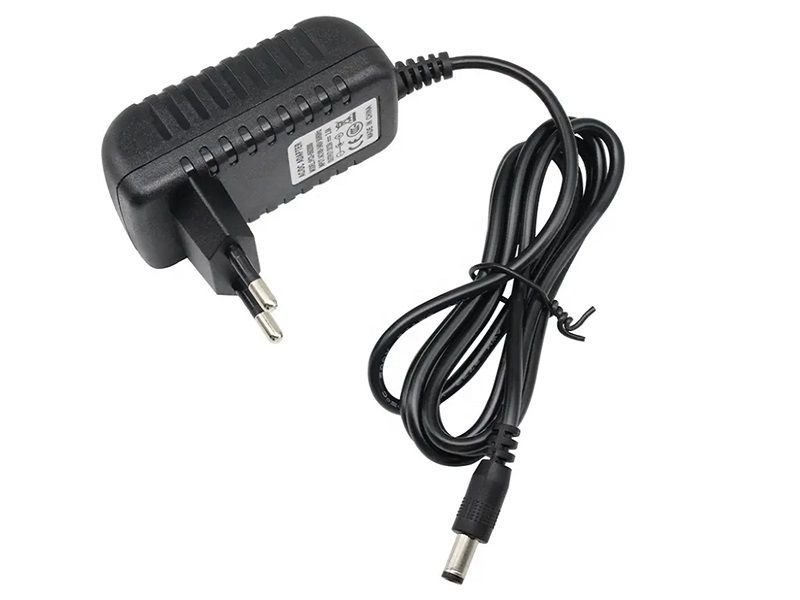 Plug &amp; Play 5V2A DC Adapter: Compact Design for 5.5x2.5mm Devices