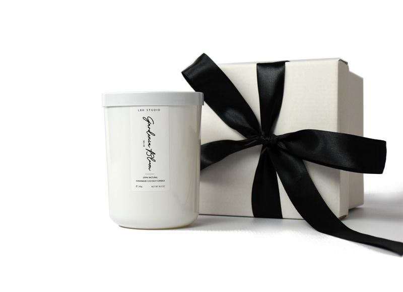 Gardenia Bloom Scented Soy Candle