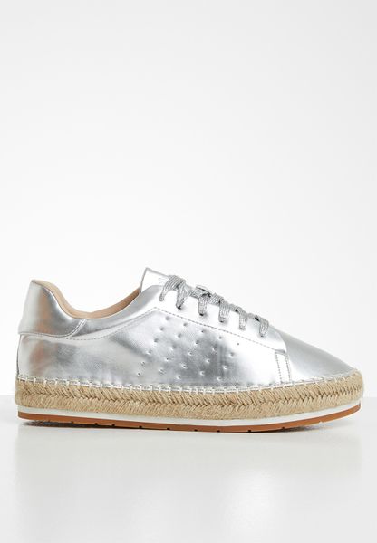 Women's Plum Frola Sneaker - Silver