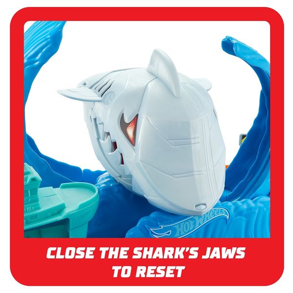 Hot Wheels Robo Shark Frenzy Play Set