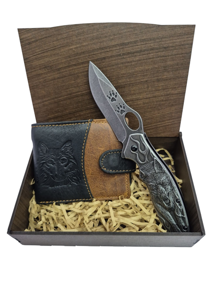 Wolf Engraved Wallet and Knife Gift Combo