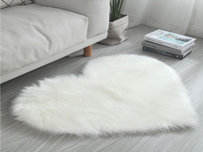 Heart Shaped Fur Rugs - White