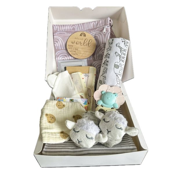 Newborn Baby Gift Set Box - 11 Piece Gender Neutral