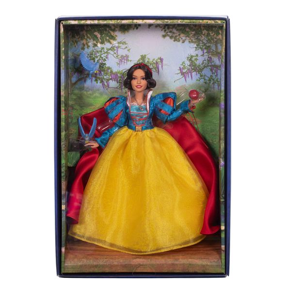 Disney Collector Snow White Fashion Doll