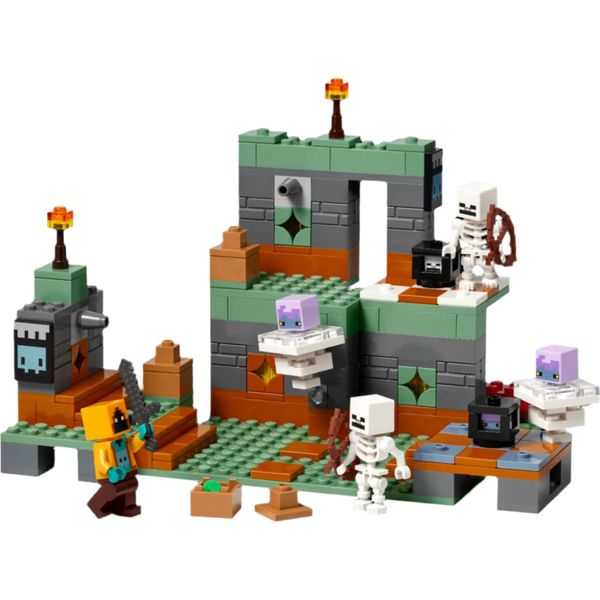 LEGO Minecraft The Trial Chamber 21271 Gaming Building Set