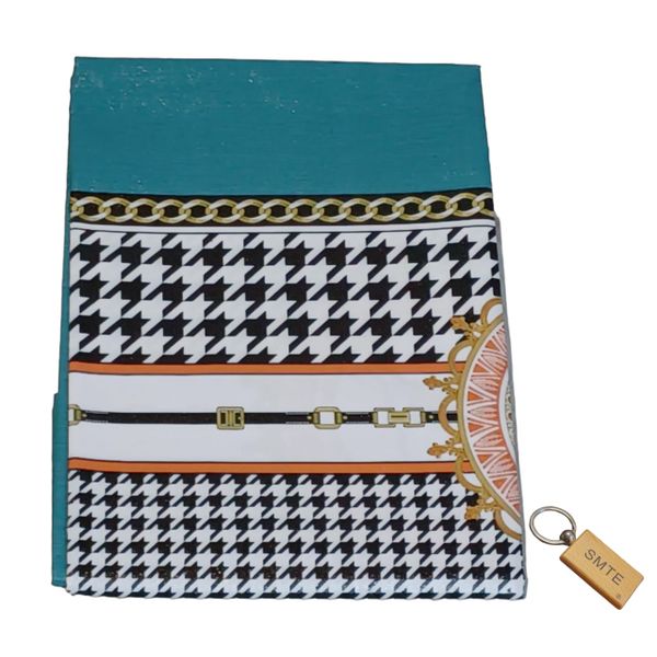 Premium Tablecloth for Stylish Dining with Keyring TB 1