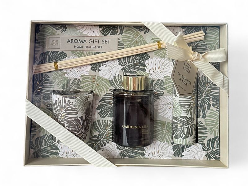 Gardenia Lily 4-in-1 Scented Gift Set Diffuser Candle Spray