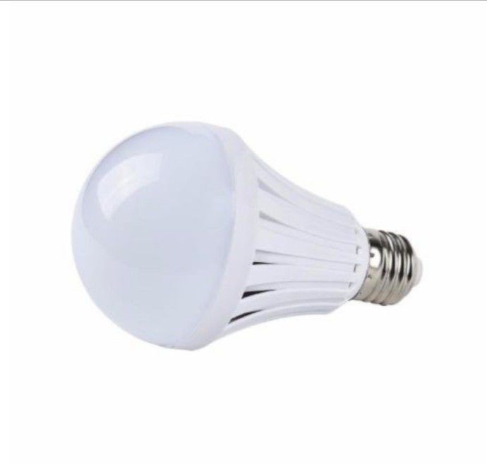 Load shedding 9W E27 Rechargeable Emergency LED Light Bulb ScrewIn