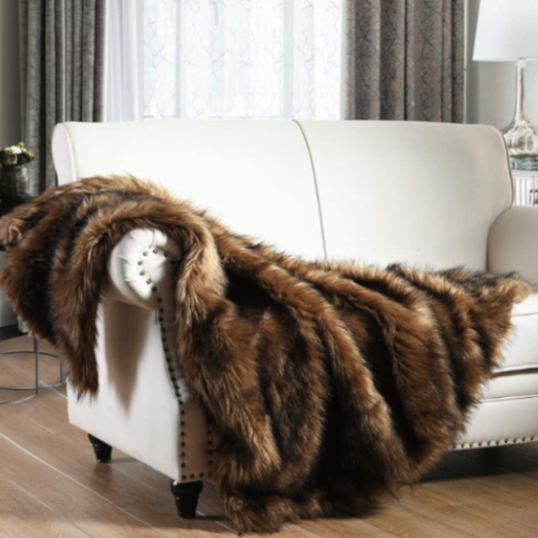 Absolute Decor Grand Faux Fur Blanket