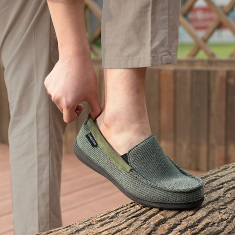 Rockdove men's best sale moc slipper