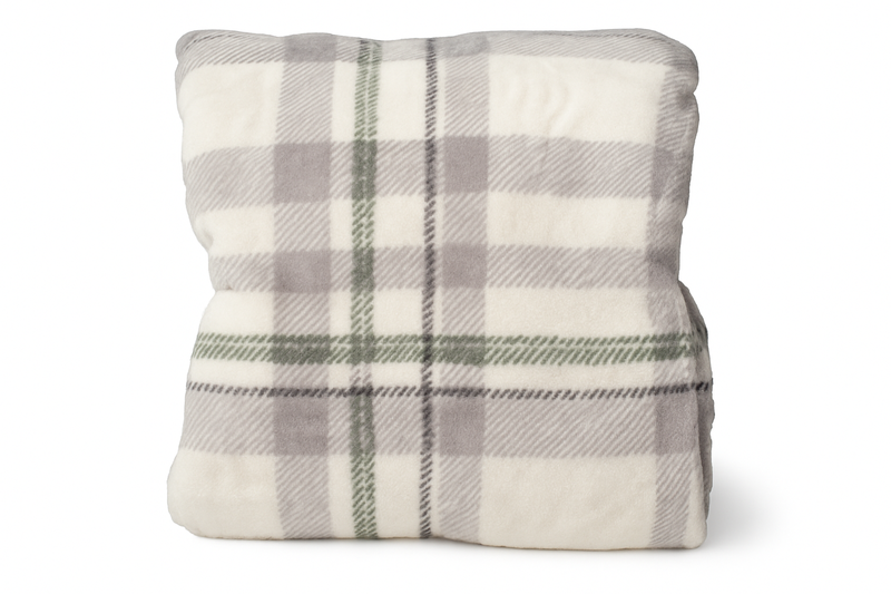 King Plush Blanket 274cm - White and Green Scotch