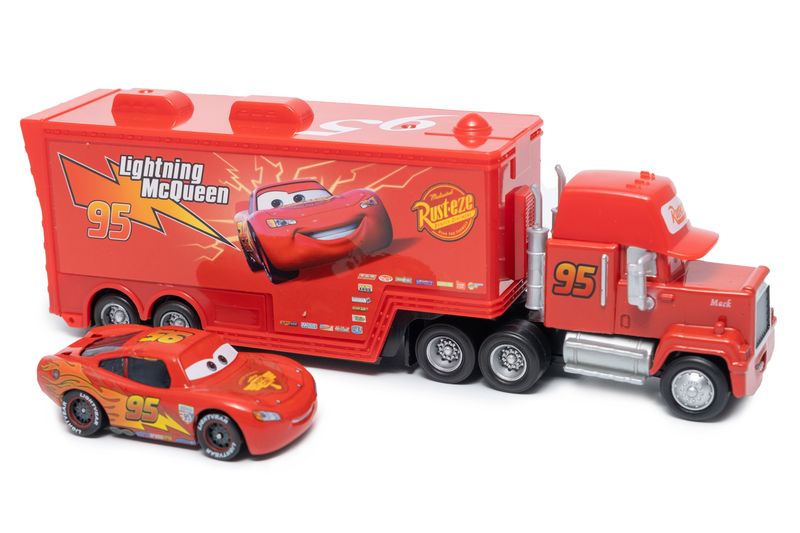 Cars Lightning Mcqueen Truck With 95 Car
