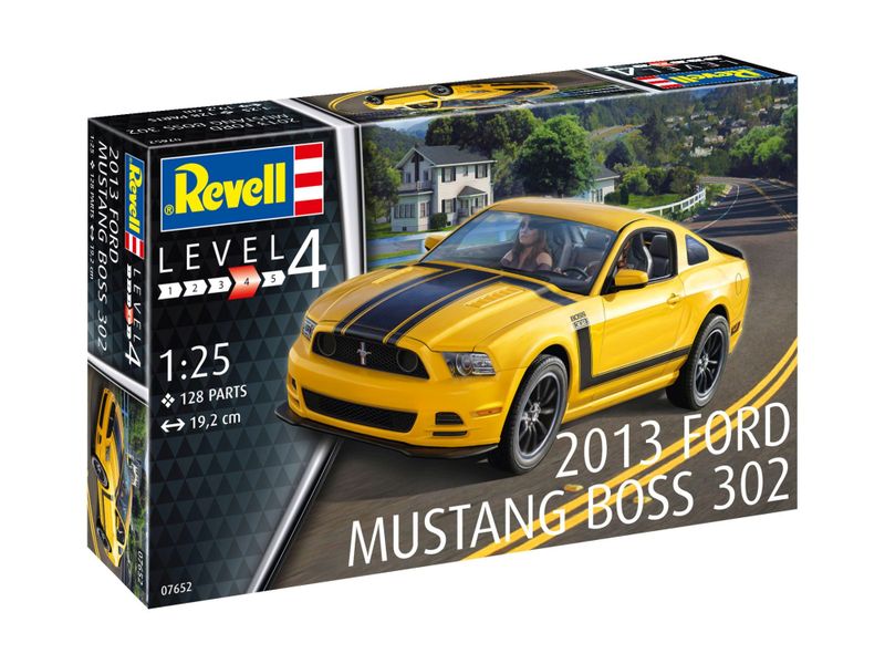 Revell 1/25 2013 Ford Mustang Boss 302 Car Plastic Model Kit