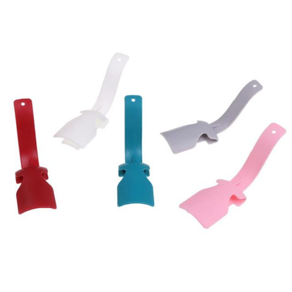 Creative plastic shoe puller for young and old people to lift shoes 5pcs