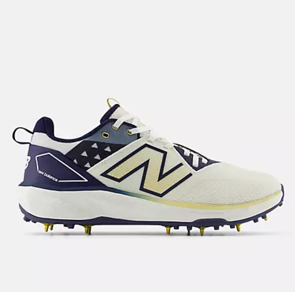 New Balance Men's FuelCell 10v6 Cricket Shoes