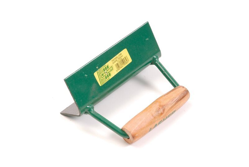 Lasher - Cove Corner Trowel For Outside With Wooden Handle - 150mm