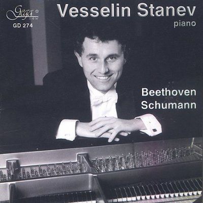 Plays Beethoven and Schumann - (Import CD)