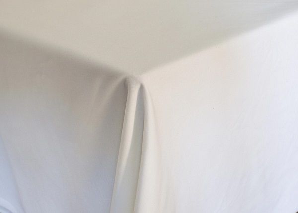 DSA - Polycotton White Round Tablecloth - 6 Seater