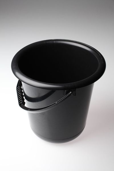 Gizmo - 9 Litre Plastic Bucket - Black