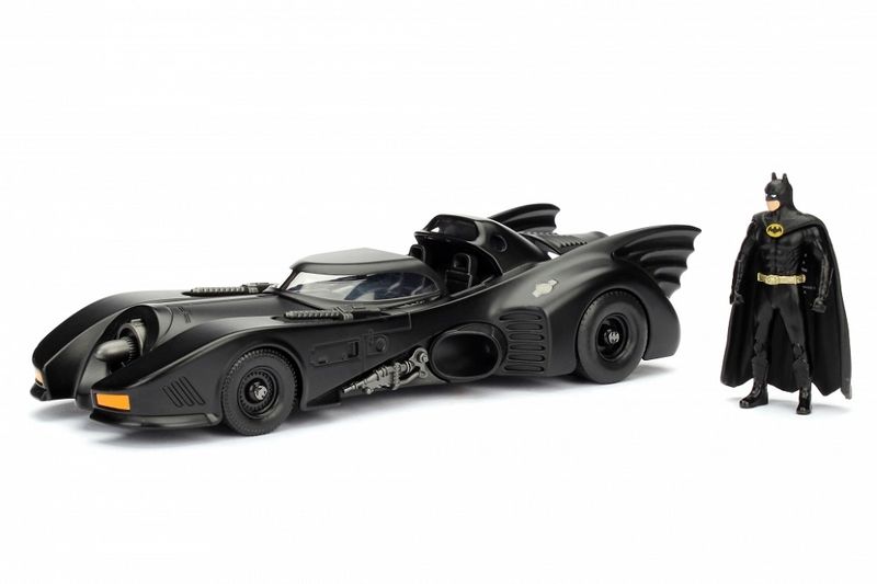 Justice League Batman 1989 Batmobile with 1:24 Figure