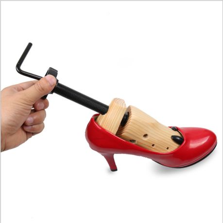 Heel stretcher clearance shoes