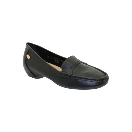bata ladies black shoes