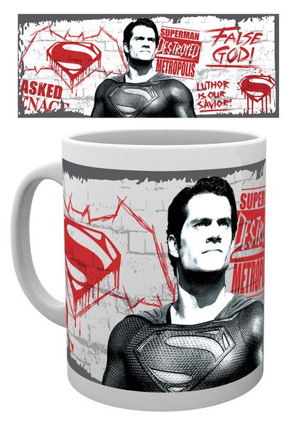 Batman vs Superman: False God Mug (Parallel Import)