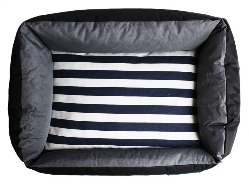 Dogs Life Retro Lounger Waterproof Summer Bed Black
