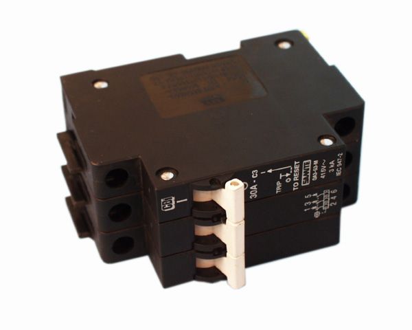 Cbi Circuit Breaker - 2.5Ka 3 Phs Sam 30A