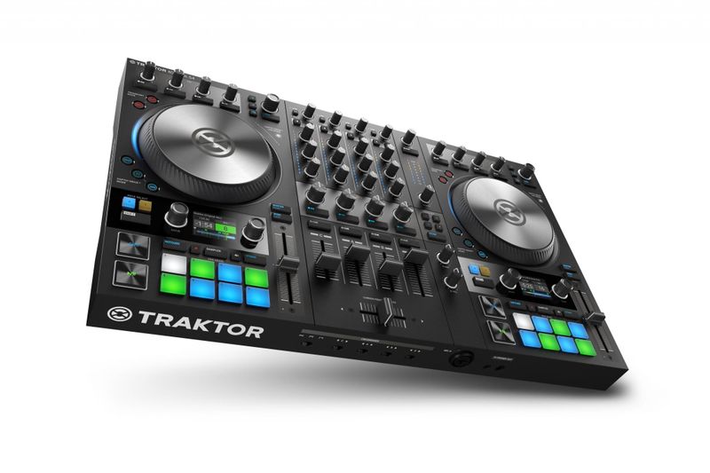 Native Instruments Traktor Kontrol S4 - MK 3