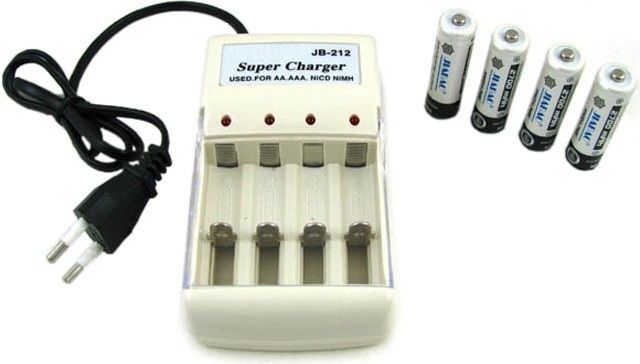 LED power charger for AA and AAA with 4pcs Rechargeable Batteries