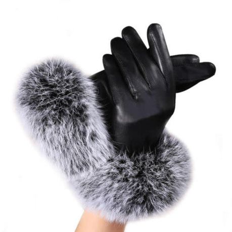 gloves with faux fur