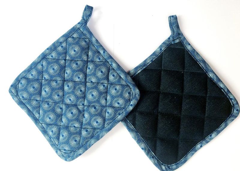 Oven Mitts with ShweShewe Design Fabric