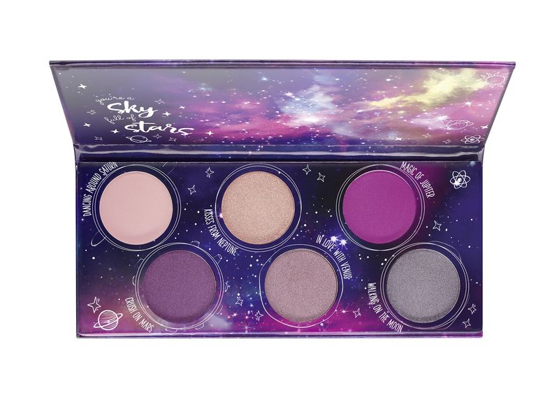 Essence Dancing on the Milky Way Galactic Eyeshadow Palette 01