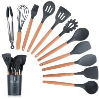 black cooking utensil set