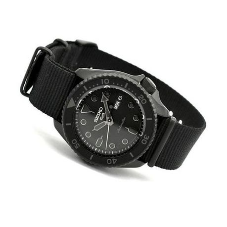 seiko 5 all black